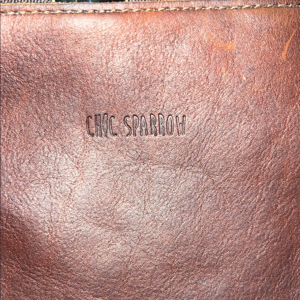 Chic Sparrow Lara Leather Crossbody Bag - Picture 2 of 7